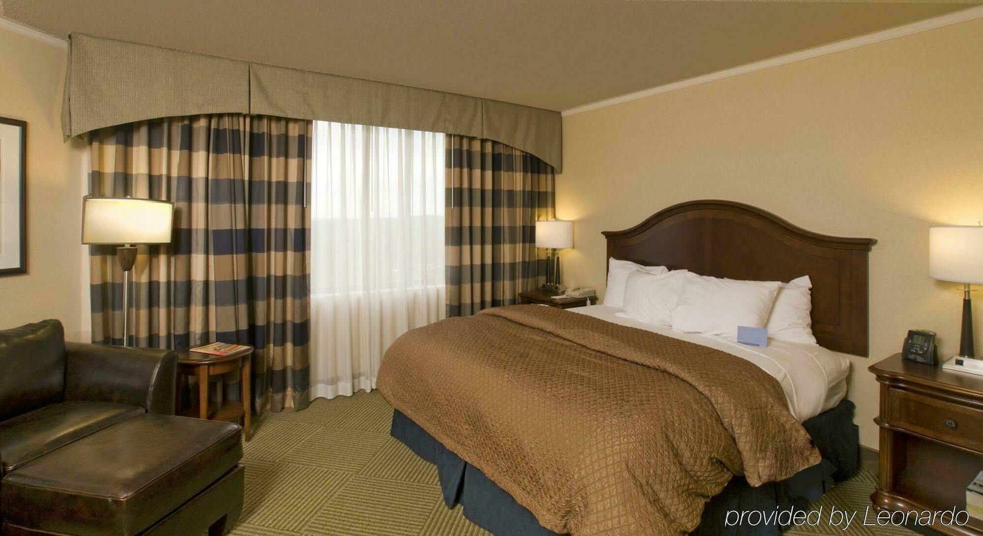 Embassy Suites By Hilton Baltimore At BWI Airport Линтикам Номер фото